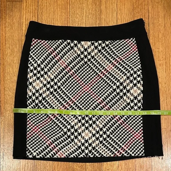White House Black Market Black and White Plaid Women's Skirt Size 8 - Picture 6 of 10